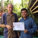 Dr Glenn Bellis from AQIS, Darwin and Dr April Wardhana from the Indonesian Research Centre for Vet Science after his training in NT