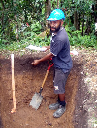 Course participant, Gaima Supa Takai, identifies soil horizons
